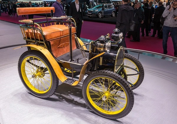 Das erste Auto Renault Voiturette