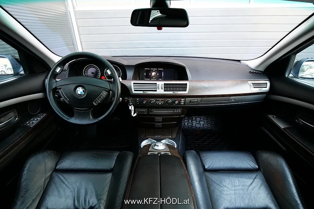 BMW 745Li Österreich-Paket Aut. Image 9