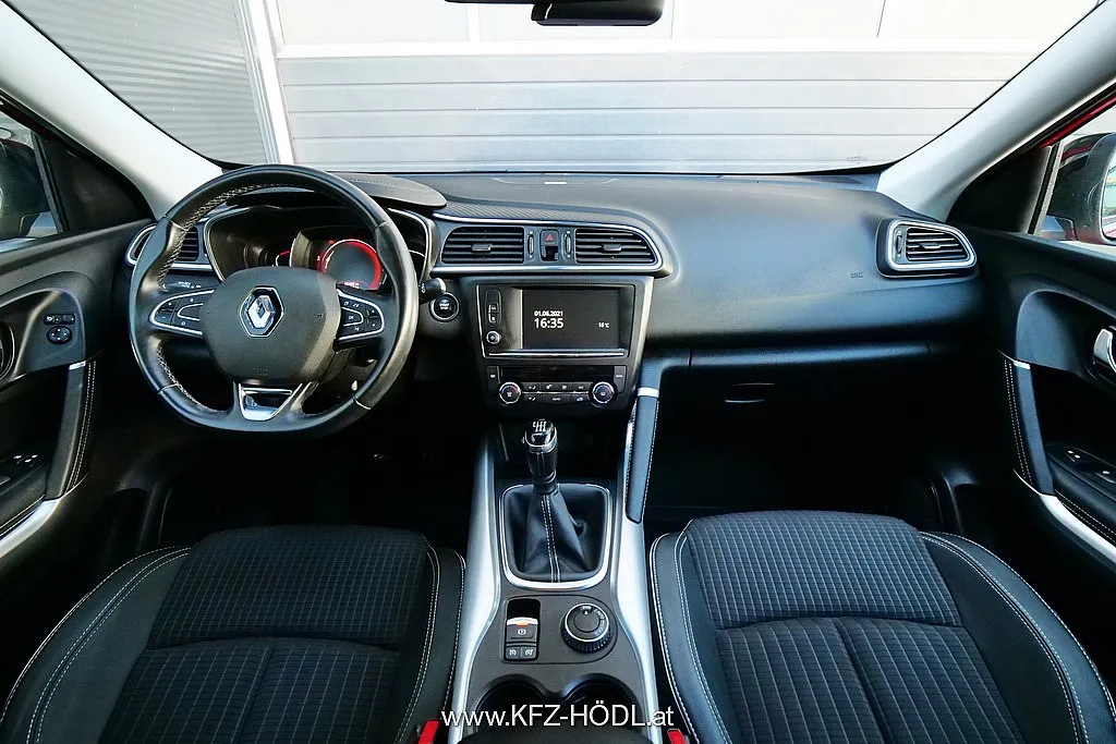 Renault Kadjar Energy dCi 130 4WD 6-Gang Bose Image 9