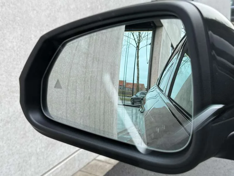 BMW iX1 Leder,Open dak,Camera,360°cam,Key less,Head-Up Image 9