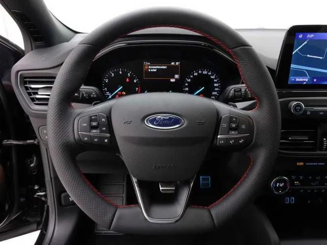 Ford Focus 1.5 150 A8 EcoBoost 5D ST-Line + GPS + Camera + Winter Pack Image 10