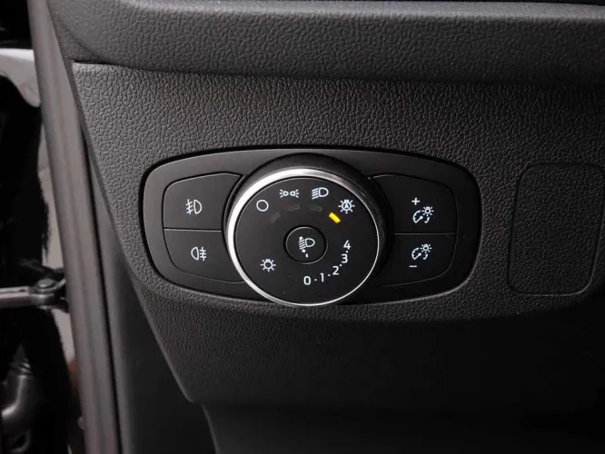Ford Focus 1.5 150 A8 EcoBoost 5D ST-Line + GPS + Camera + Winter Pack Image 9