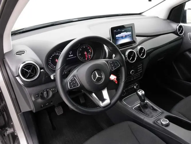 Mercedes-Benz B-Klasse B180d + GPS + Alu19 Image 8