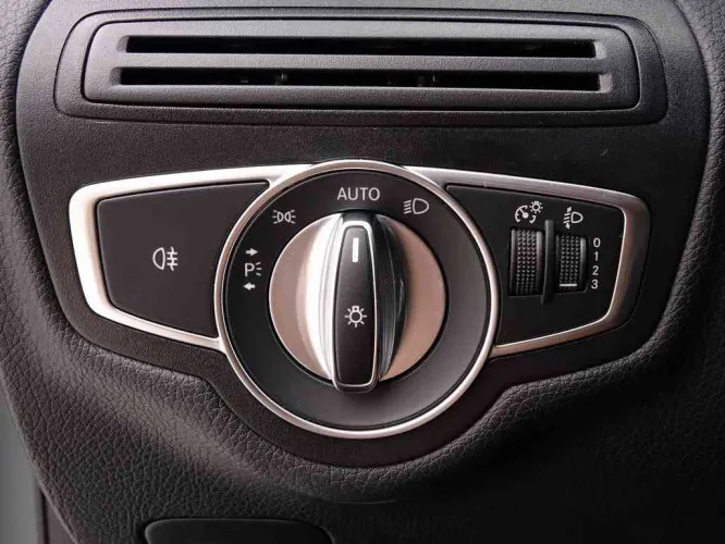 Mercedes-Benz C-Klasse C180d Break + GPS + Camera + Alu18AMG Image 10