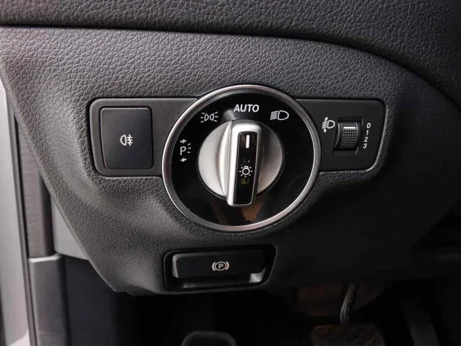 Mercedes-Benz GLA GLA 200d 136 7G-DCT Style + GPS + Camera Image 10