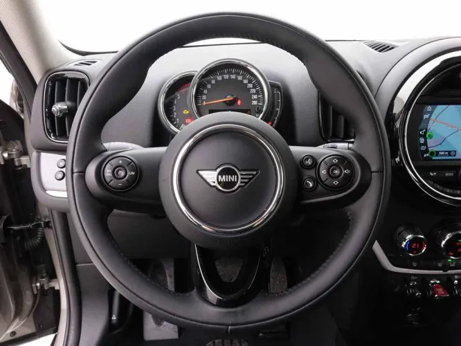 Mini Cooper SD Countryman 2.0d Steptronic 190 Cooper SD + GPS Image 10