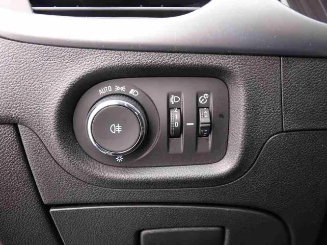 Opel Astra 1.0i EcoTec Sports Tourer Edition + GPS + CruiseControl Image 9