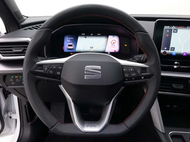 Seat Leon 1.5 eTSi 150 DSG FR 5D + GPS + Virtual + Winter + LED Lights Image 10