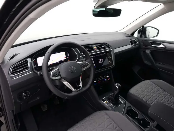 Volkswagen Tiguan 1.5 TSi 150 Life + GPS + Virtual Pro + Winter + LED + Nizza18 Image 8