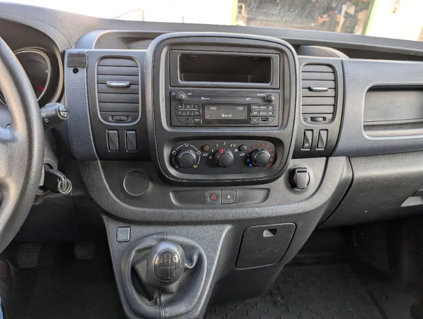 Opel Vivaro 1.6 Cdti Airco EU6 Warranty Image 9