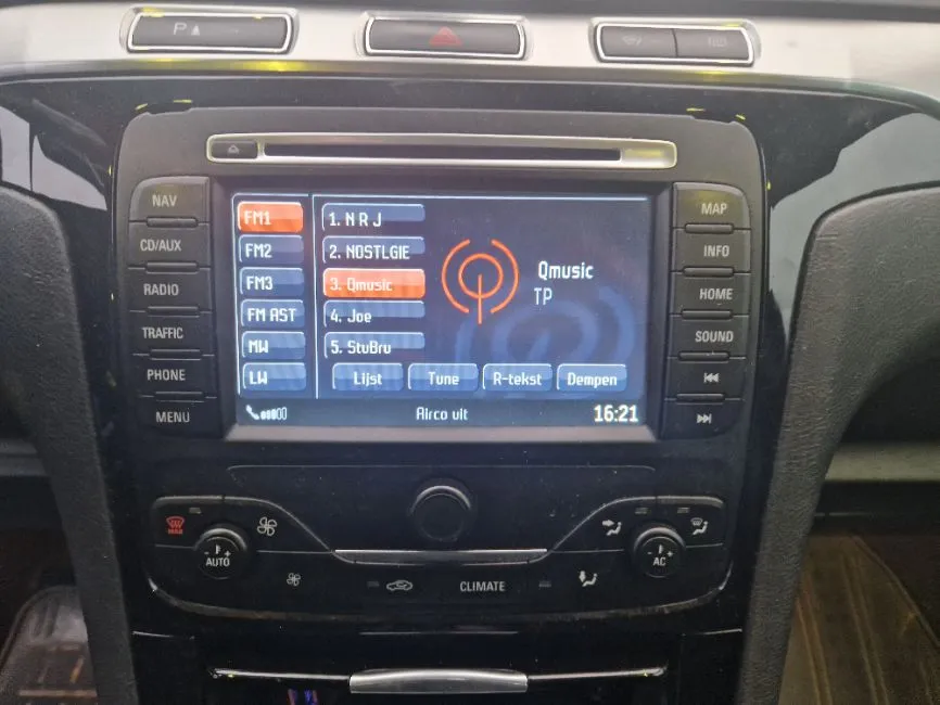 Ford S-Max  Image 11