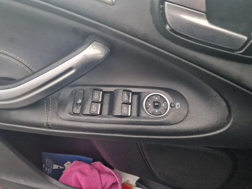 Ford S-Max  Image 9