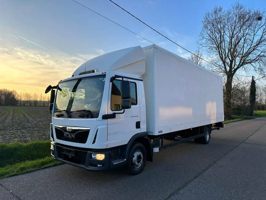 MAN 12.220   Image 5