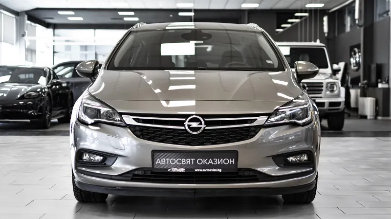 Opel Astra Sports Tourer 1.6 CDTi Innovation Image 2