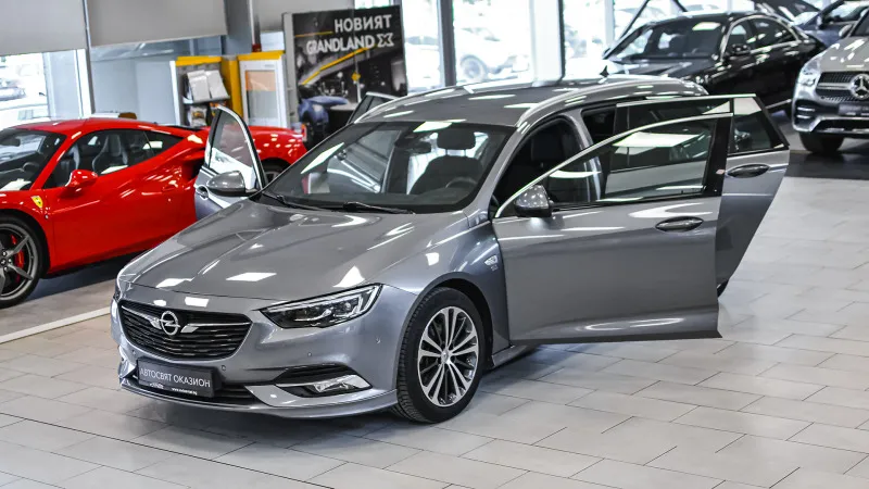 Opel Insignia Sports Tourer 1.5 Turbo OPC Line Automatic Image 1