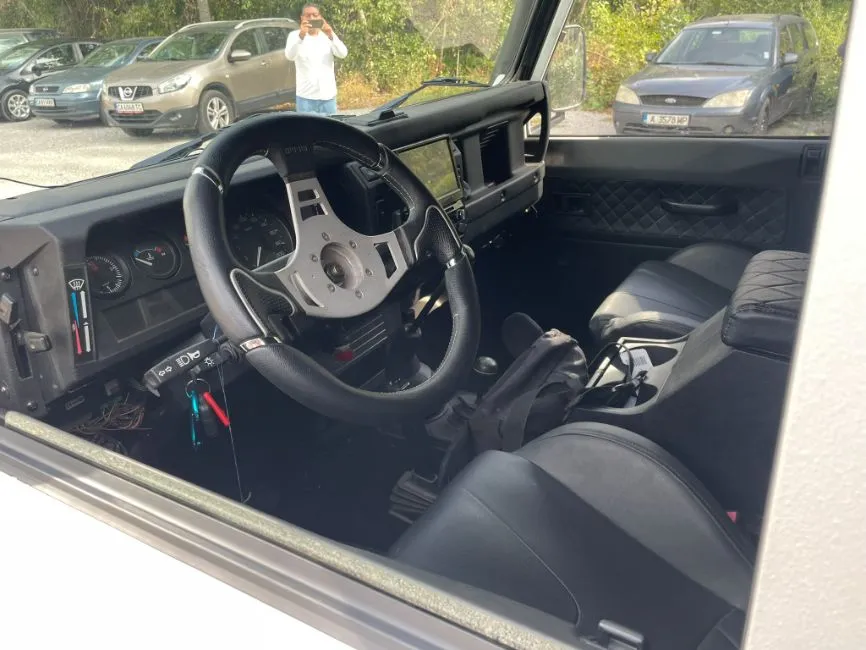 Land Rover Defender Pick Up Truck Crew Cab 110 Image 11