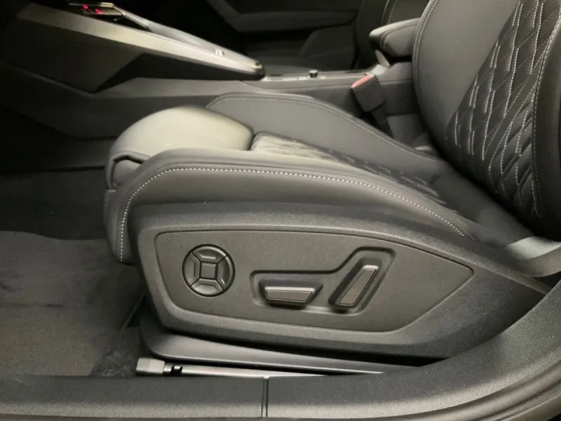 Audi S3 Sedan =NEW= Panorama/Titan Black Optic Гаранция Image 5