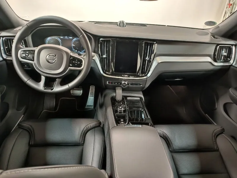 Volvo S60 T8 Recharge AWD =R-Desing= Distronic Гаранция Image 9