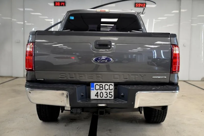 Ford F250 4x4 Super Duty Image 2