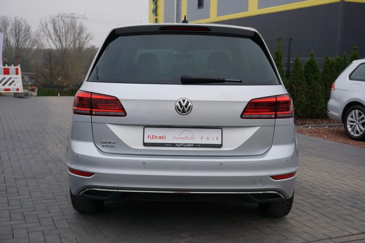 Volkswagen Golf Sportsvan IQ.Drive 1.0 TSI...  Image 3