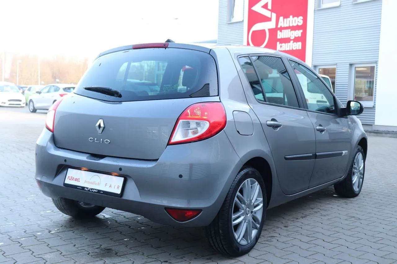 Renault Clio 1.6 16V 110 Night and...  Image 3