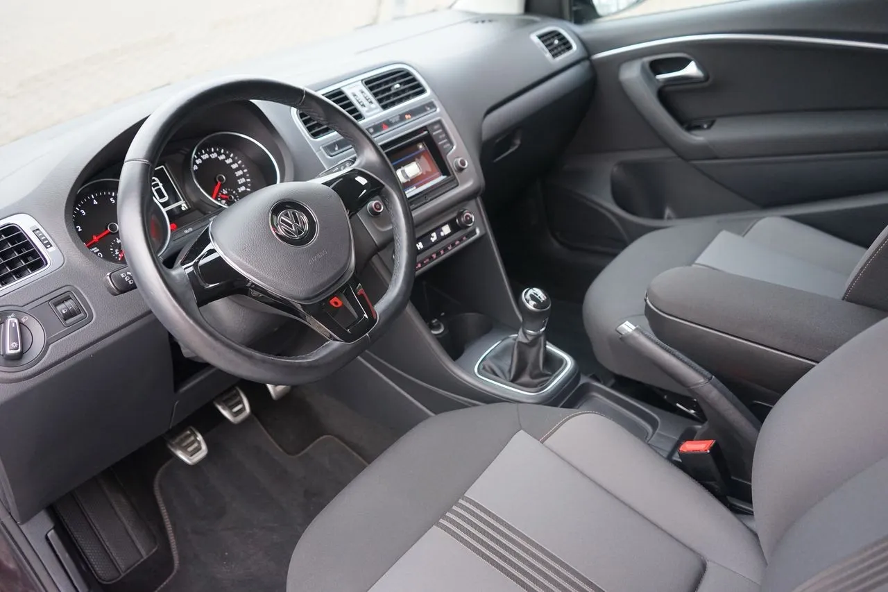 Volkswagen Polo 1.0 Allstar Sitzheizung...  Image 8