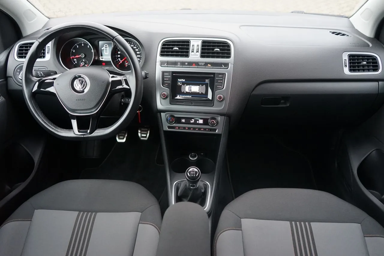 Volkswagen Polo 1.0 Allstar Sitzheizung...  Image 9