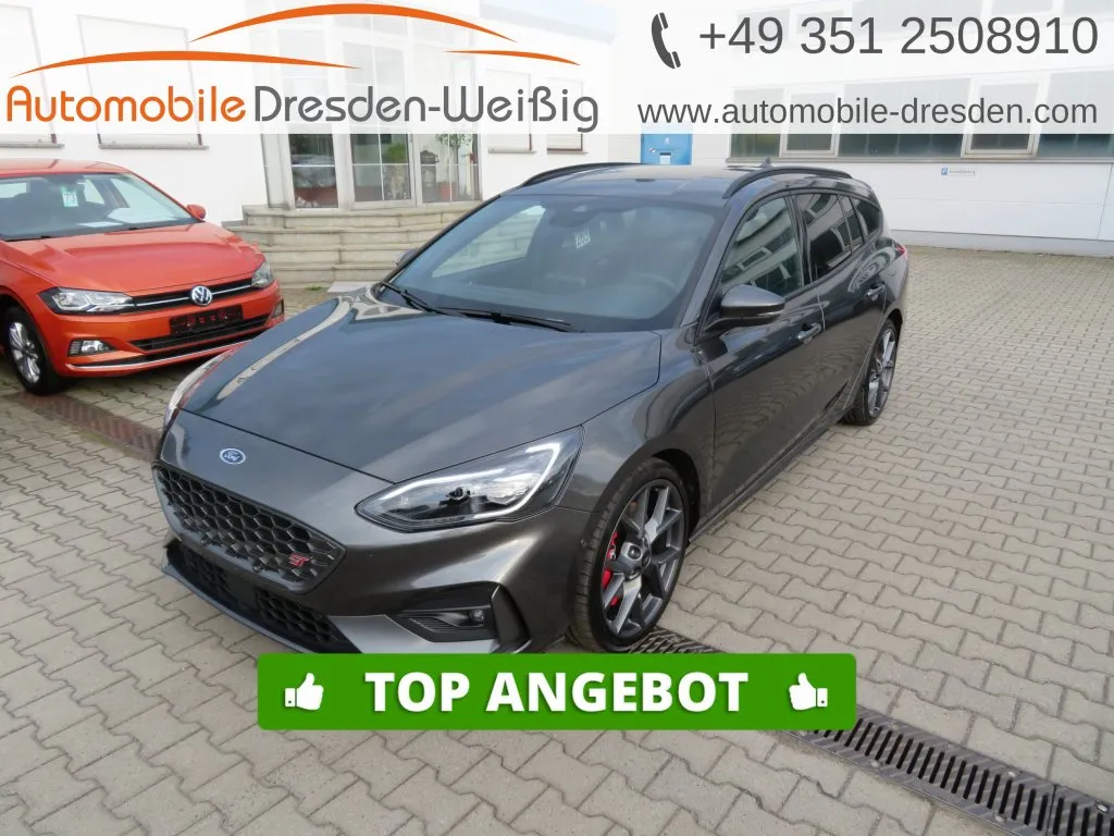 Ford Focus TURNIER 2,3 ST*STYLING PAKET*PERFORMANCE* Image 2