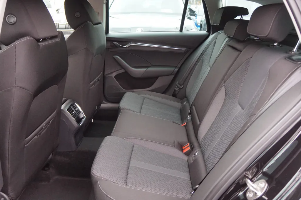 Skoda Octavia 1.5 TSI STYLE NEUES MODELL*COLUMBUS* Image 9