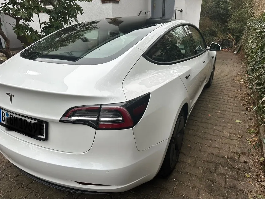 Tesla Model 3  Image 7