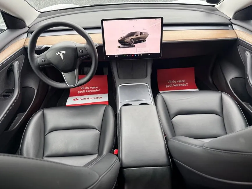 Tesla Model 3 Long Range AWD 4d Image 6