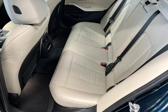 BMW 330 G20 Sedan 330e xDrive A Charged Edition M Sport *Individual-väri, Kattoluukku, Sähköistuimet edessä* Image 9