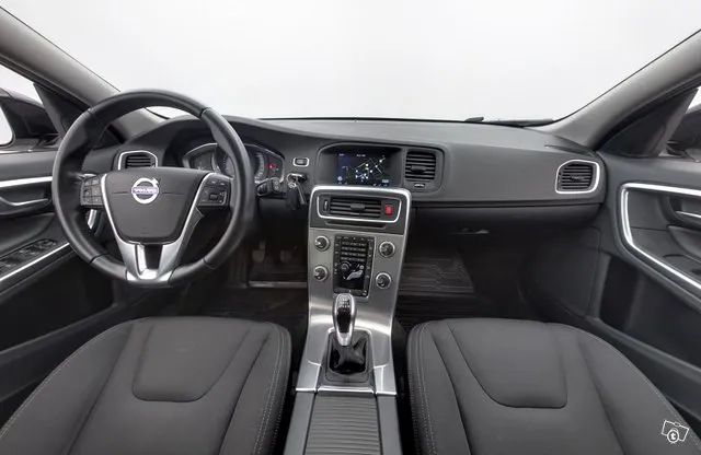 Volvo V60 D3 Business / Juuri tullut / Volvo On Call / Vakionopeudensäädin / Pa-lisälämmitin / Navi / / Image 9