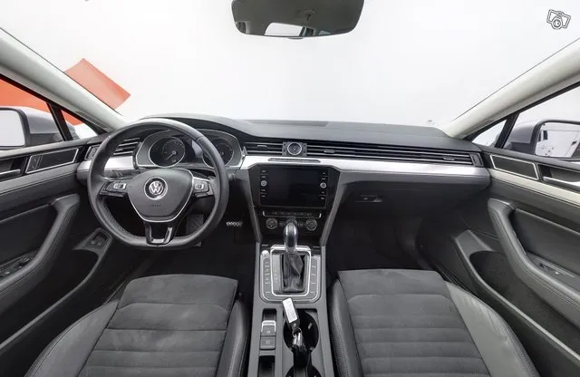 Volkswagen Passat Variant GTE Plug-In Hybrid 160 kW (218 hv) DSG-automaatti - Huippuvarustein, mm. koukku, kamera, Apple ja Android...LED, ERGO COMFORT-istuin.. Image 9