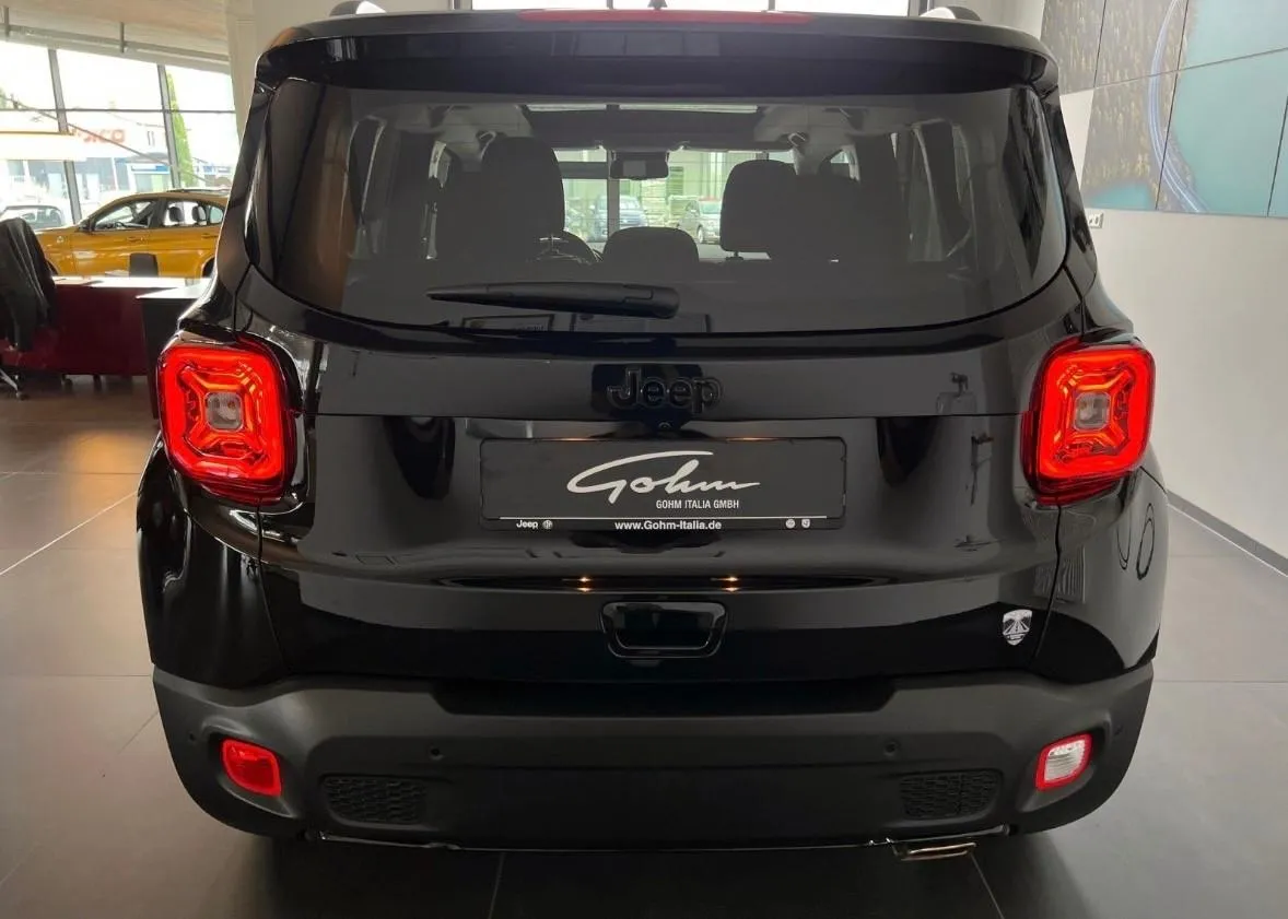 JEEP Renegade 1.3 T4 DDCT 80th Anniversary Image 2