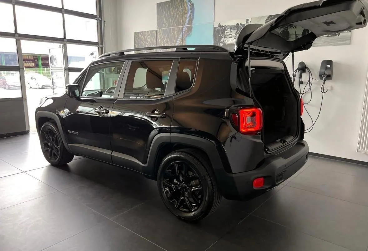 JEEP Renegade 1.3 T4 DDCT 80th Anniversary Image 3