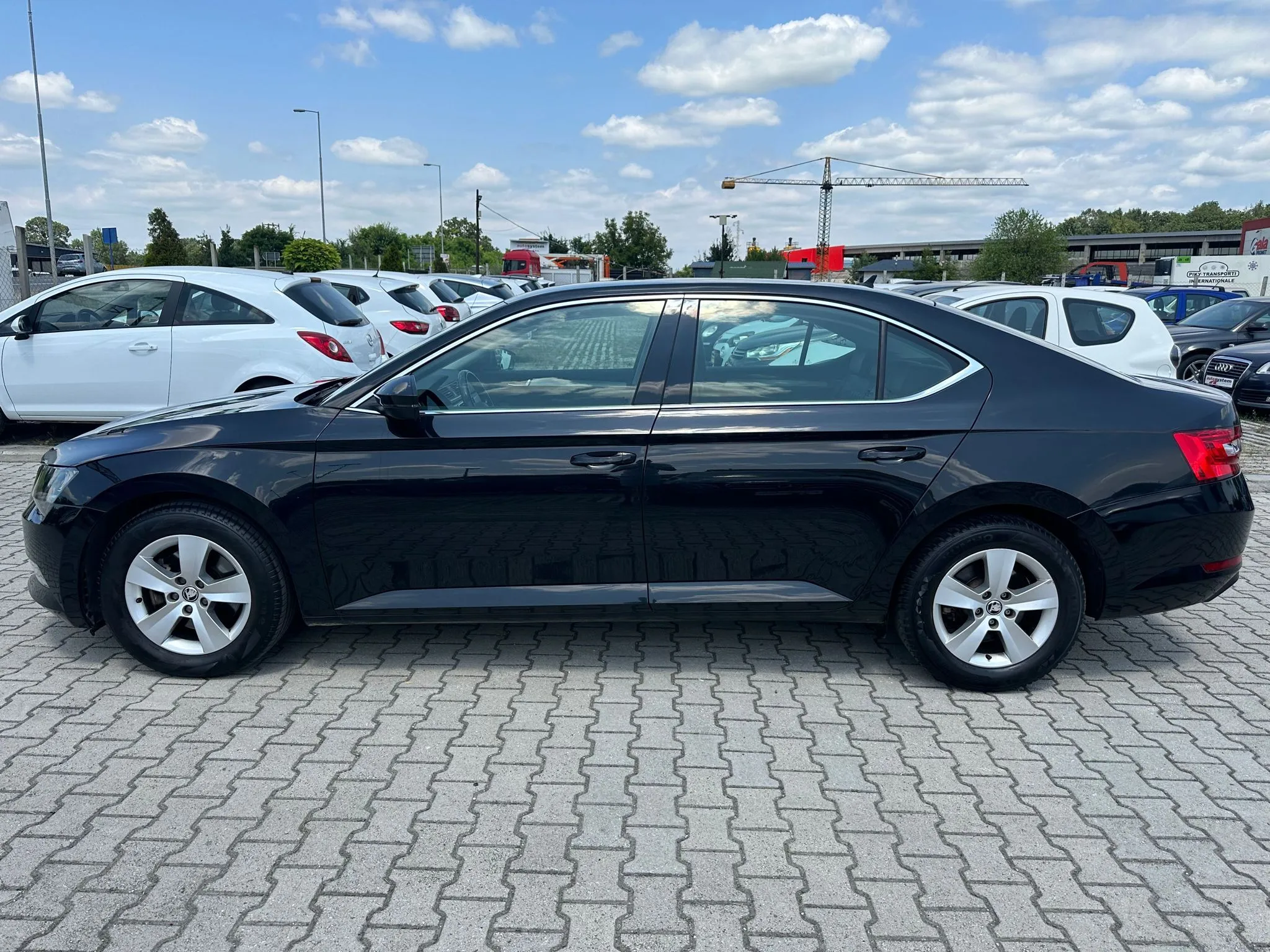 Škoda Superb 2.0 TDI GRADIRAN Image 4