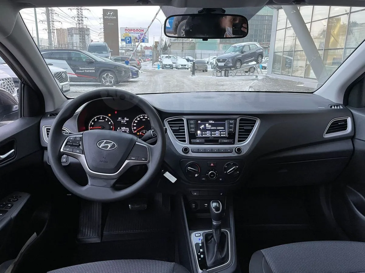 Hyundai Solaris  Image 8