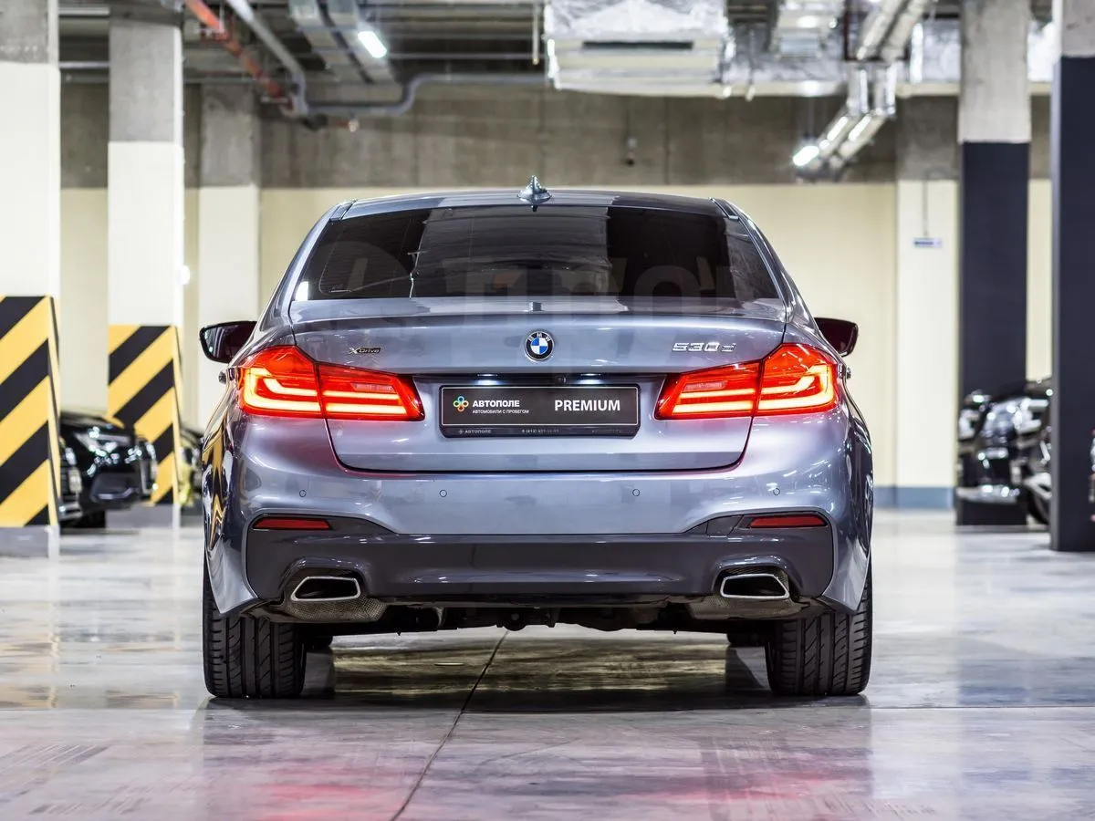 BMW 5-Series  Image 7
