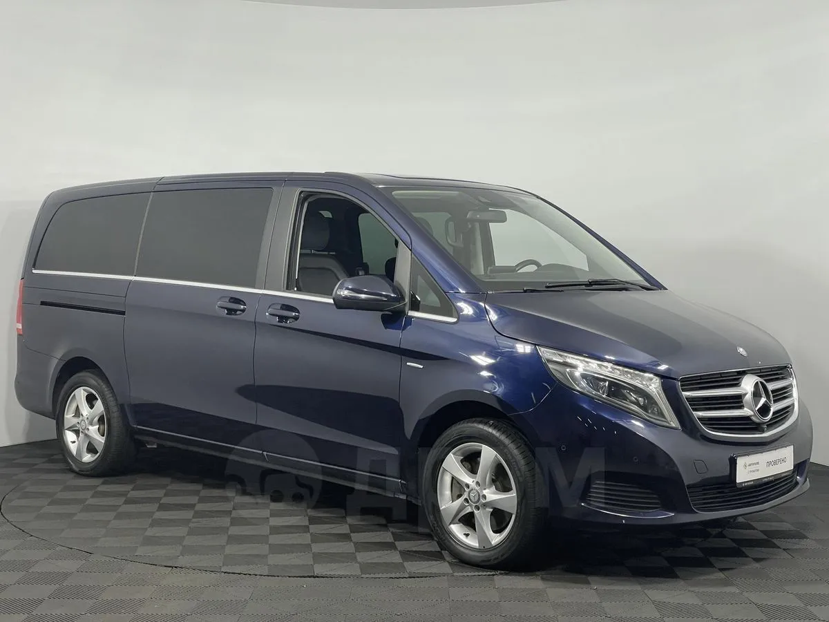 Mercedes-Benz V-Class  Image 8