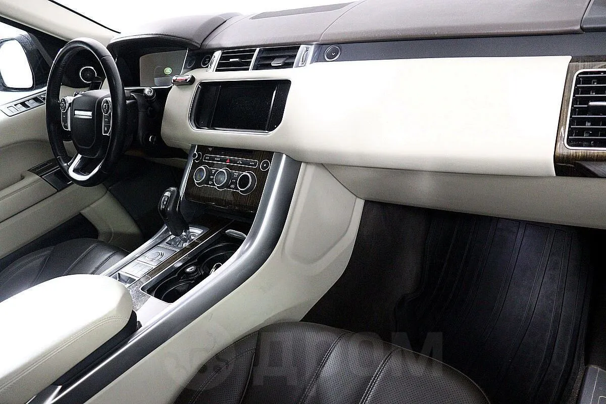 Land Rover  Image 10