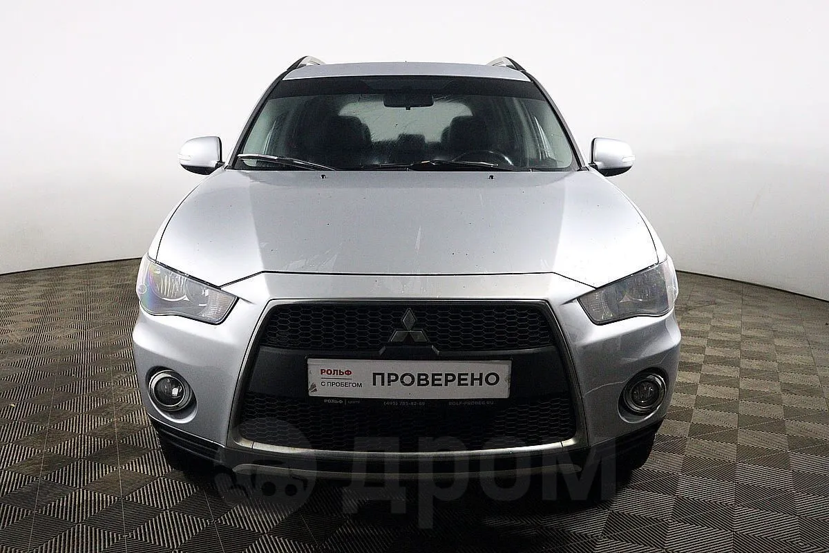 Mitsubishi Outlander  Image 2