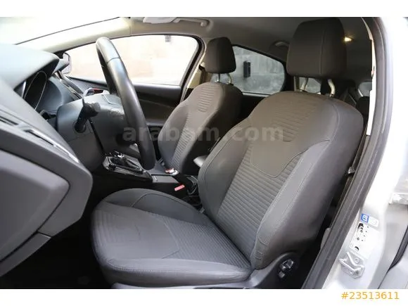 Ford Focus 1.6 TDCi Titanium Image 9