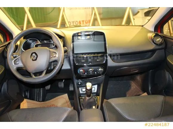 Renault Clio 0.9 TCe Sport Tourer Touch Image 6