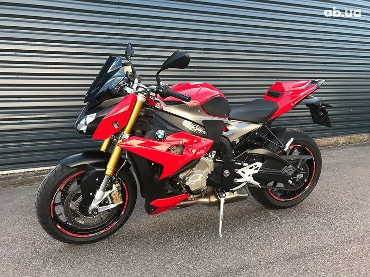 BMW S  Image 10